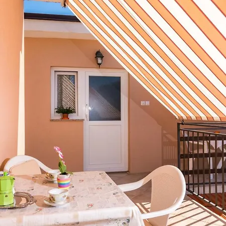 Kendel Apartment *